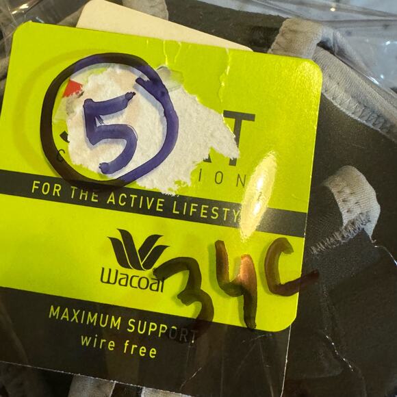 Wacoal Kerri Contour Wirefree Sports Bra Adjustable Black Size 34C NWT - Picture 9 of 12